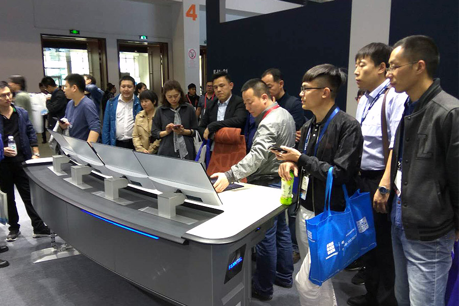 InfoComm 2018展，體驗(yàn)飛馬尖端控制臺(tái)